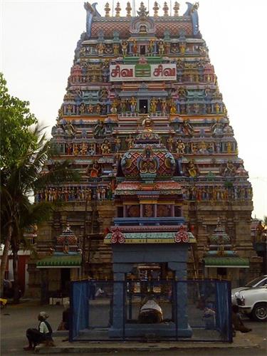 Prakash residency near Sangameshwarar Temple